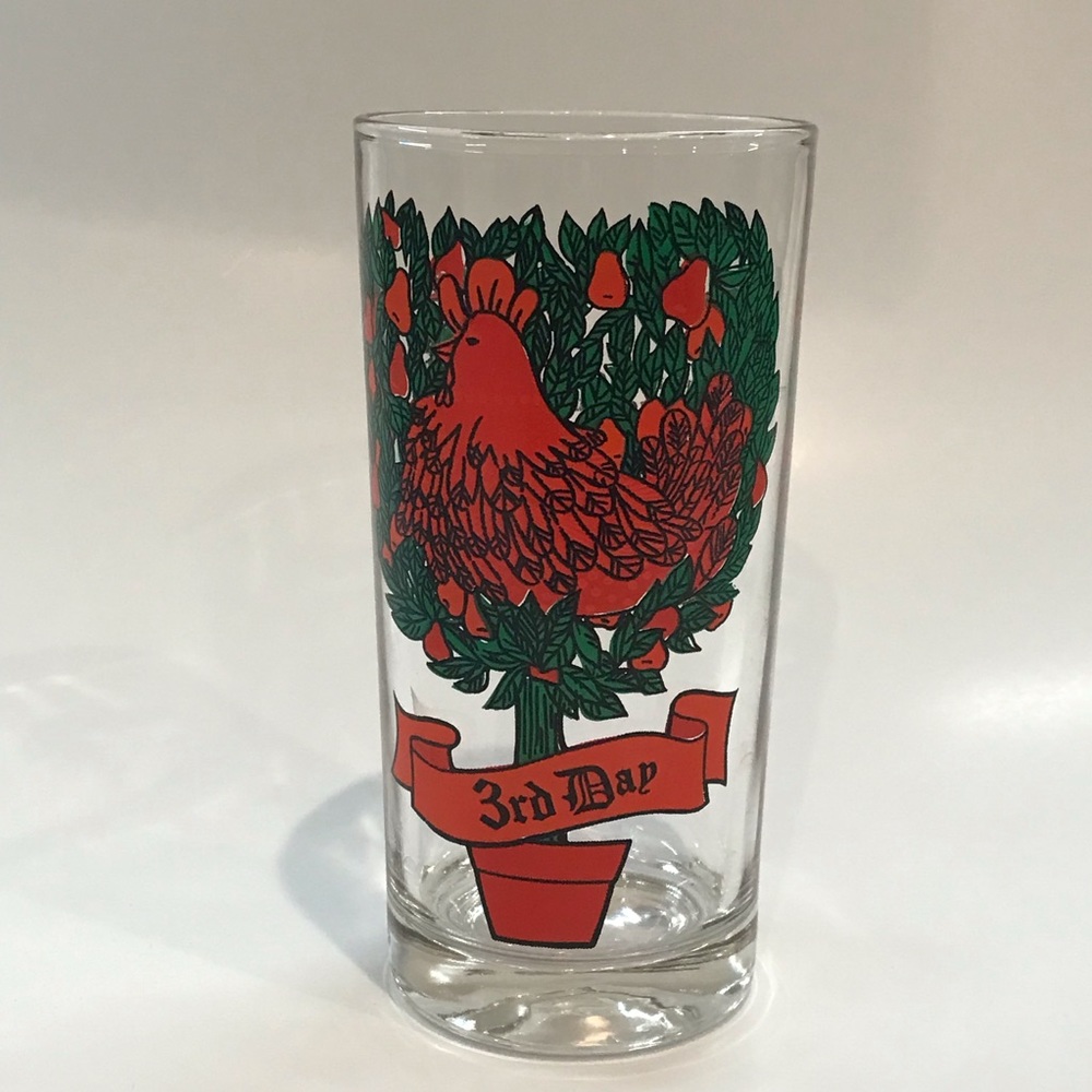 Vintage 1980s Anchor Hocking 12 Days of Christmas glass tumbler.